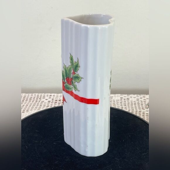 Vintage heart shaped Christmas vase || JAPAN | flying Santa on a candy cane vase - Picture 6 of 11